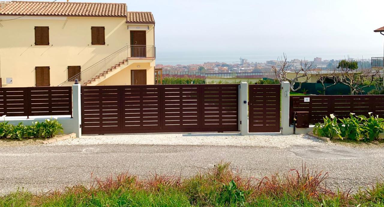 Casa Vacanze Con Vista Mare E Giardino - Amanecer Marzocca di Senigallia Εξωτερικό φωτογραφία